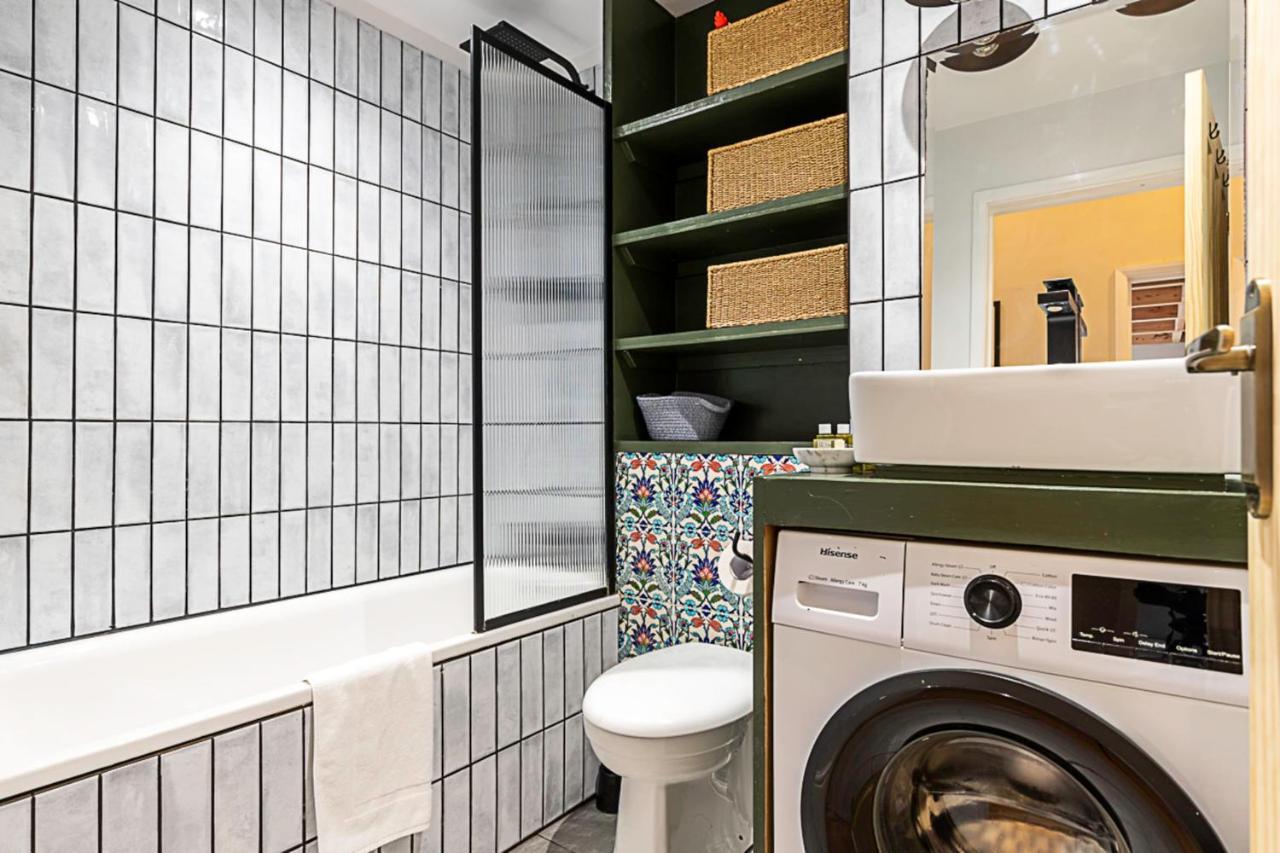 Beautiful Two Bedroom Abode Near Victoria London Eksteriør bilde