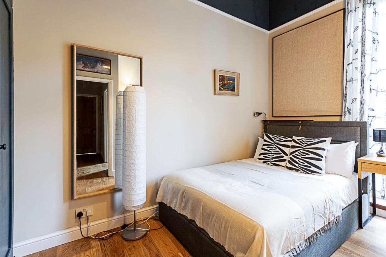 Beautiful Two Bedroom Abode Near Victoria London Eksteriør bilde