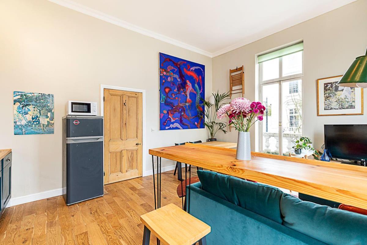 Beautiful Two Bedroom Abode Near Victoria London Eksteriør bilde
