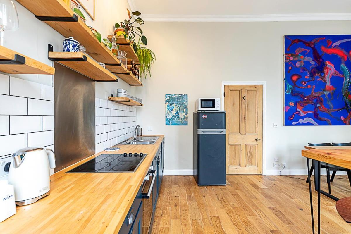 Beautiful Two Bedroom Abode Near Victoria London Eksteriør bilde
