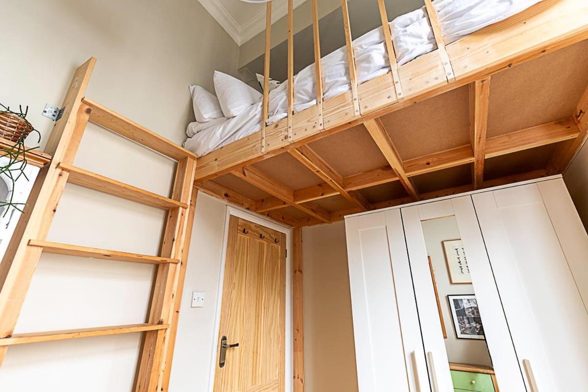 Beautiful Two Bedroom Abode Near Victoria London Eksteriør bilde